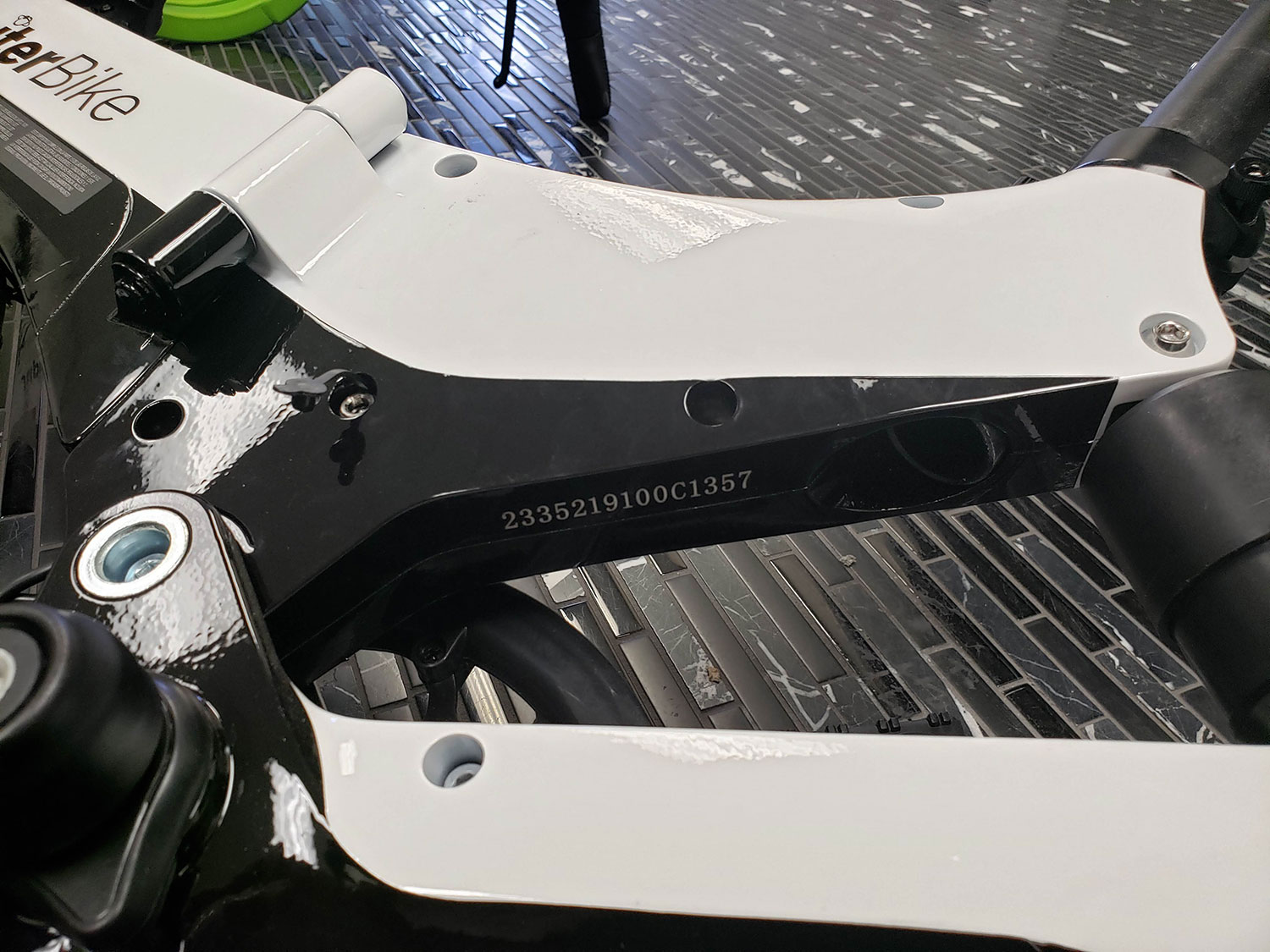 Discovery X5 and X7 serial-number location above the rear fork